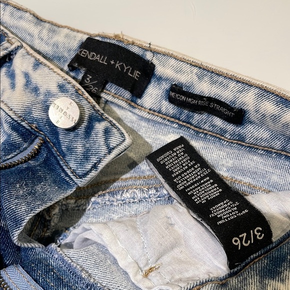 KENDALL & KYLIE The Icon High Rise Straight Jeans 3/26 - Picture 4 of 11